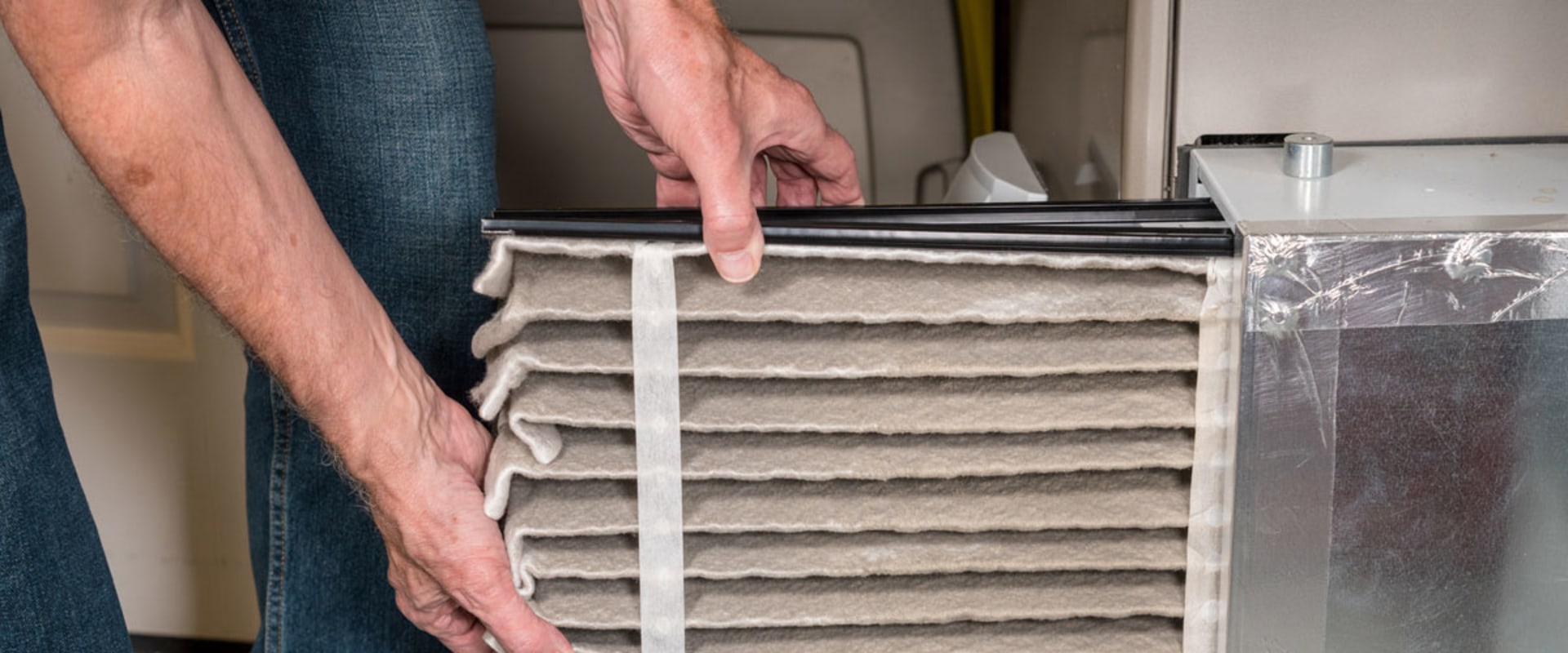 Experienced HVAC Air Conditioning Furnace Filter Replacement